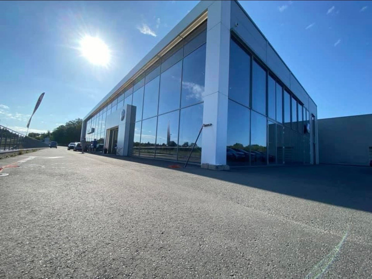 Glassfasade på næringsbygg